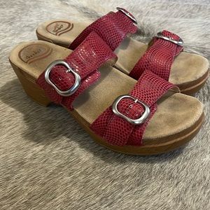 Dansko Sophie sandals.  Pink, full-grain leather, excellent used condition.